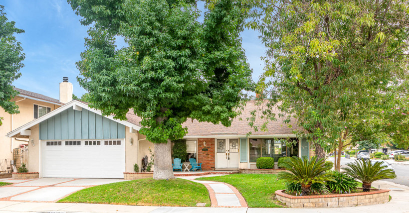 Santa Clarita: 23903 Via Aranda